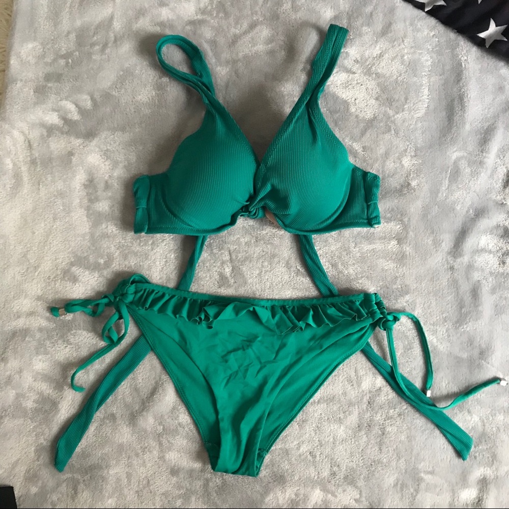 Green Bikini